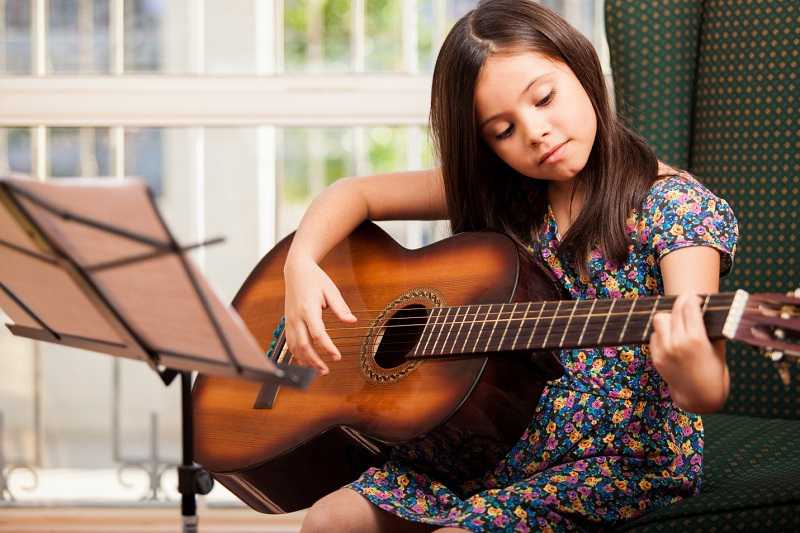 Giấc mơ thấy đàn guitar báo hiệu điều gì cho cuộc sống?